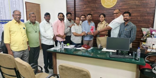 *सावनेर पुलिस स्टेशन को मिली पहली महिला ऑफिसर*  *सावनेर तालुका मराठी पत्रकार संघने की सदिच्छा भेट*